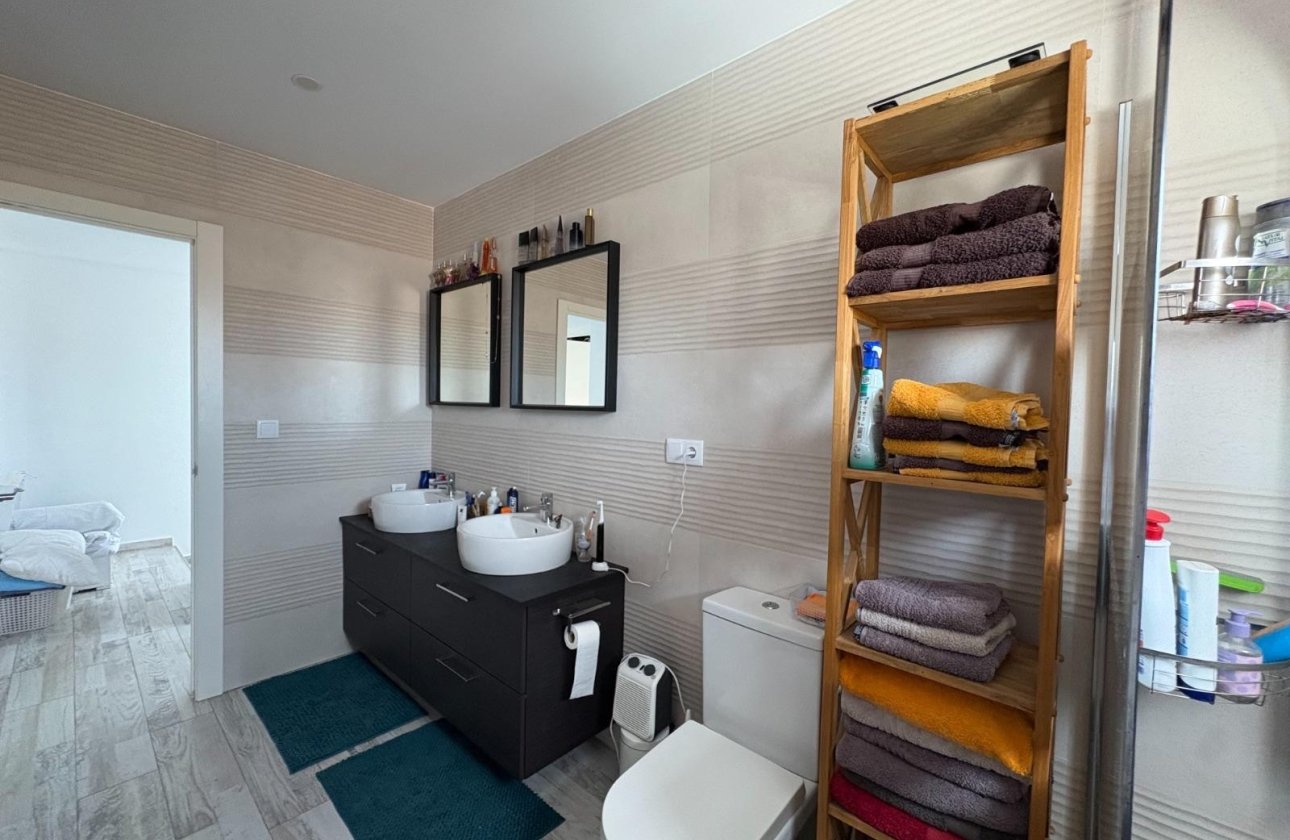 Resale - Villa - Torrevieja - La Siesta