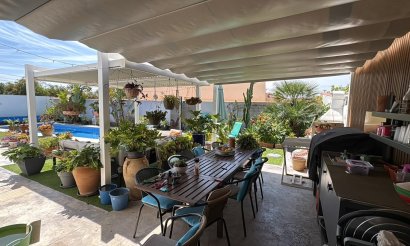 Resale - Villa - Torrevieja - La Siesta