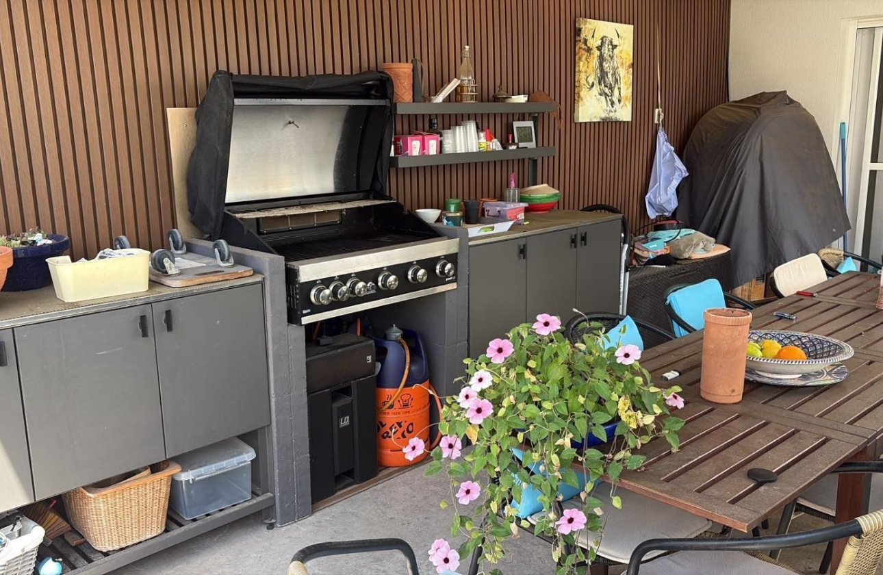 Resale - Villa - Torrevieja - La Siesta