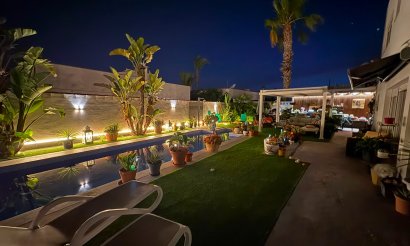Resale - Villa - Torrevieja - La Siesta