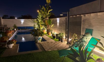 Resale - Villa - Torrevieja - La Siesta