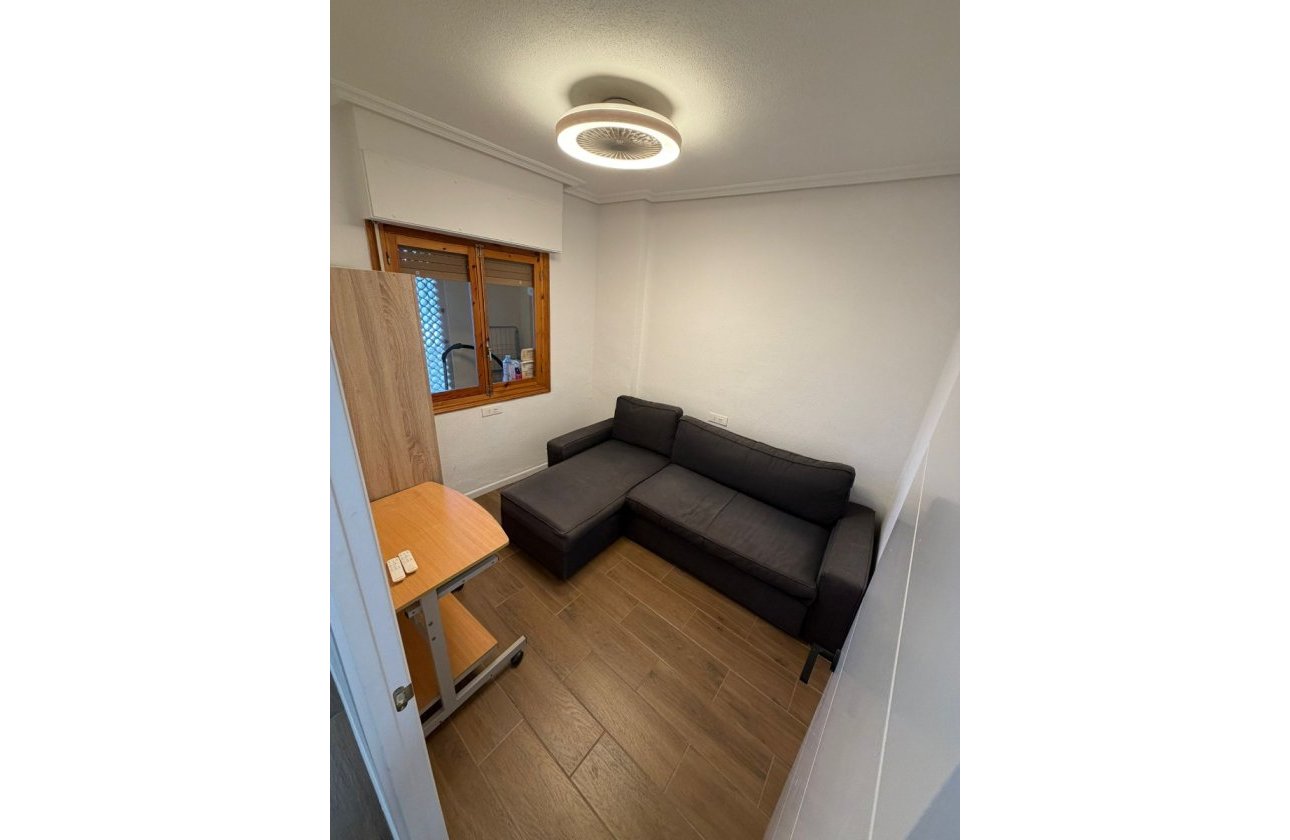 Reventa - Apartamento / piso - Orihuela Costa - Punta Prima