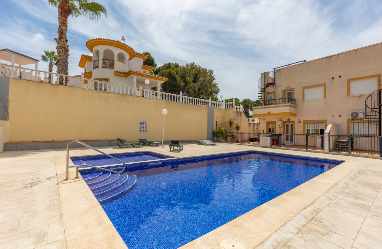 Resale - Apartment / flat - Orihuela - Villamartin