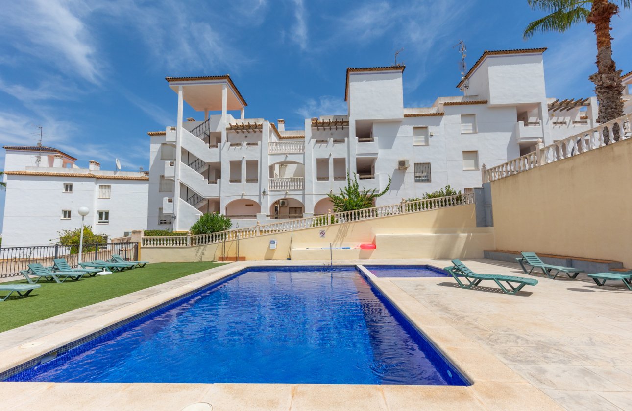 Resale - Apartment / flat - Orihuela - Villamartin