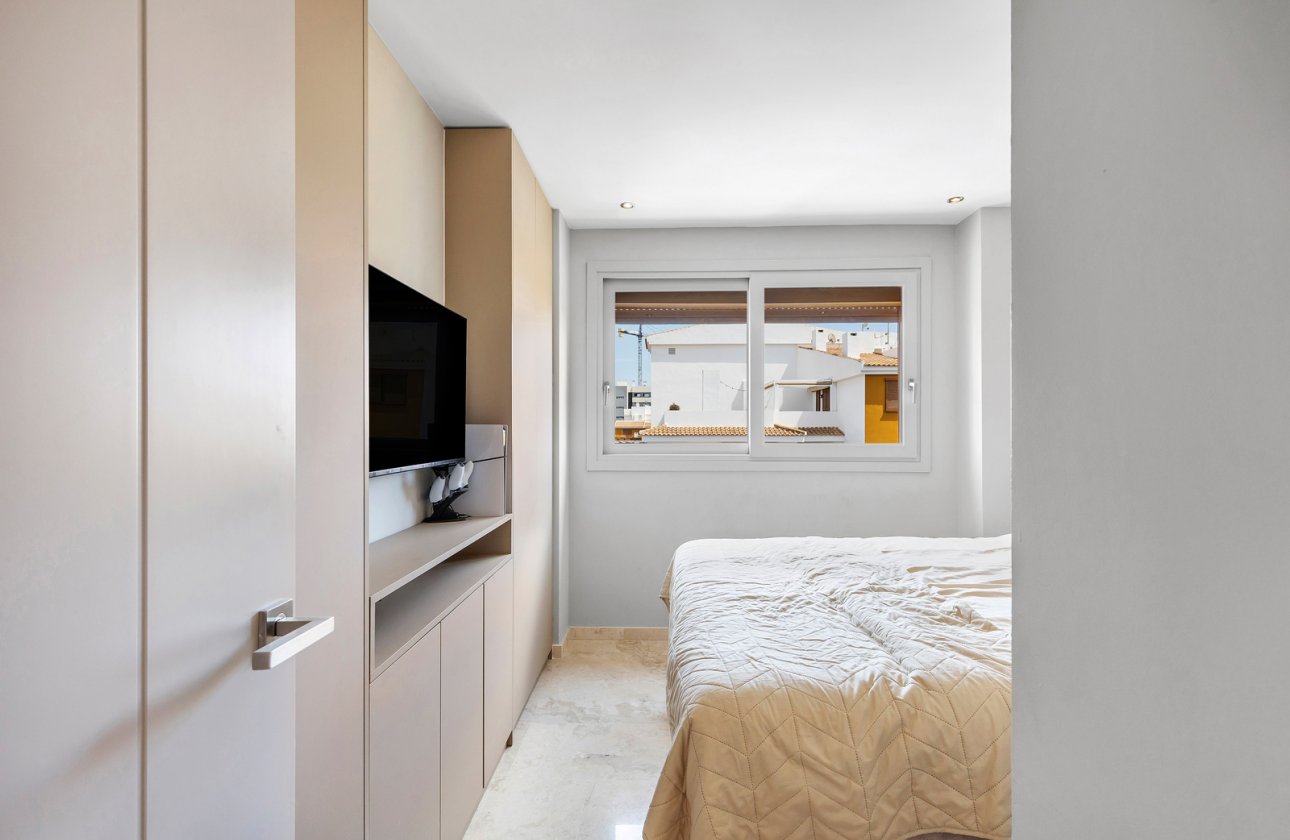 Resale - Apartment / flat - Torrevieja - Punta Prima