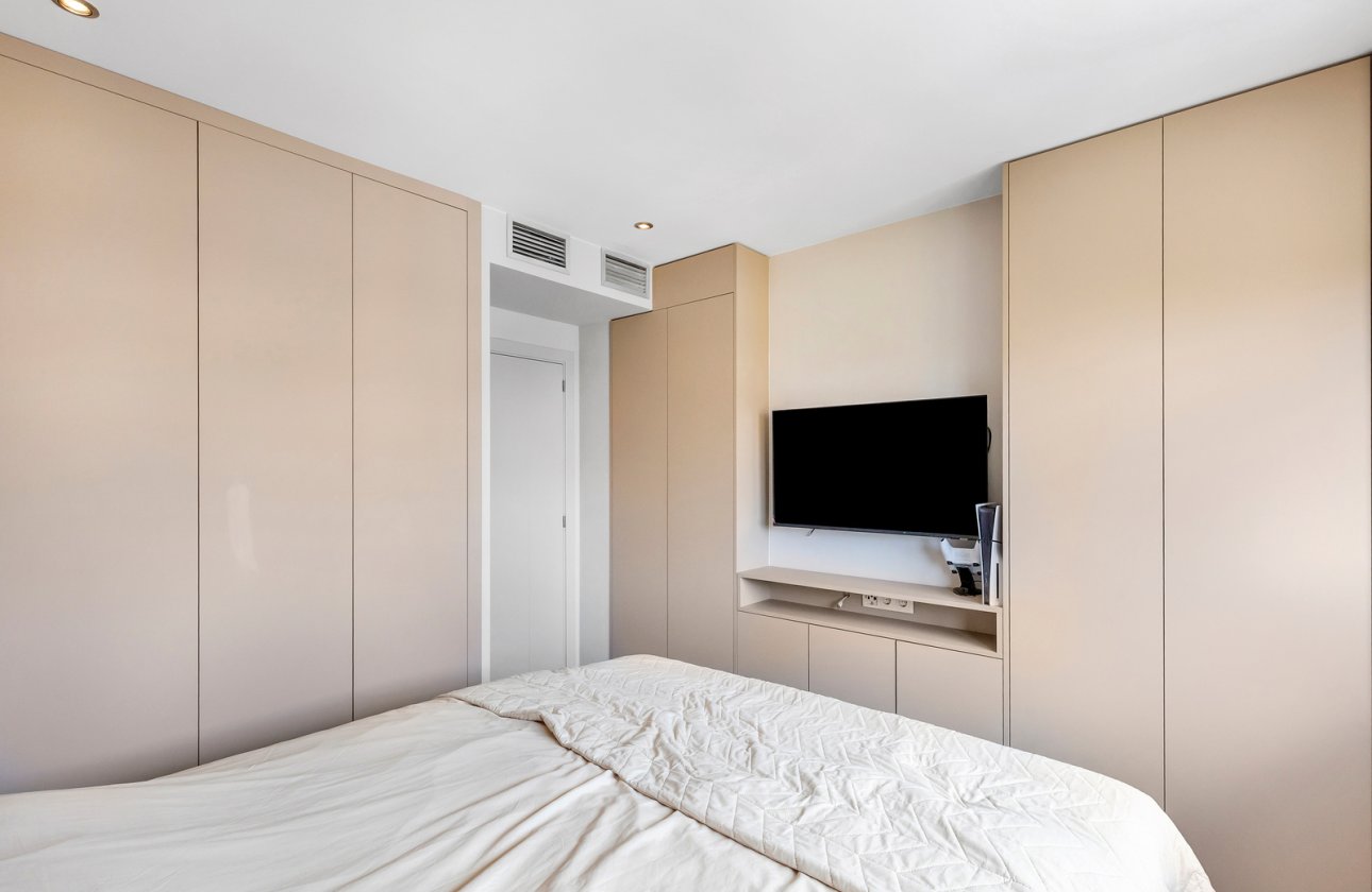 Resale - Apartment / flat - Torrevieja - Punta Prima