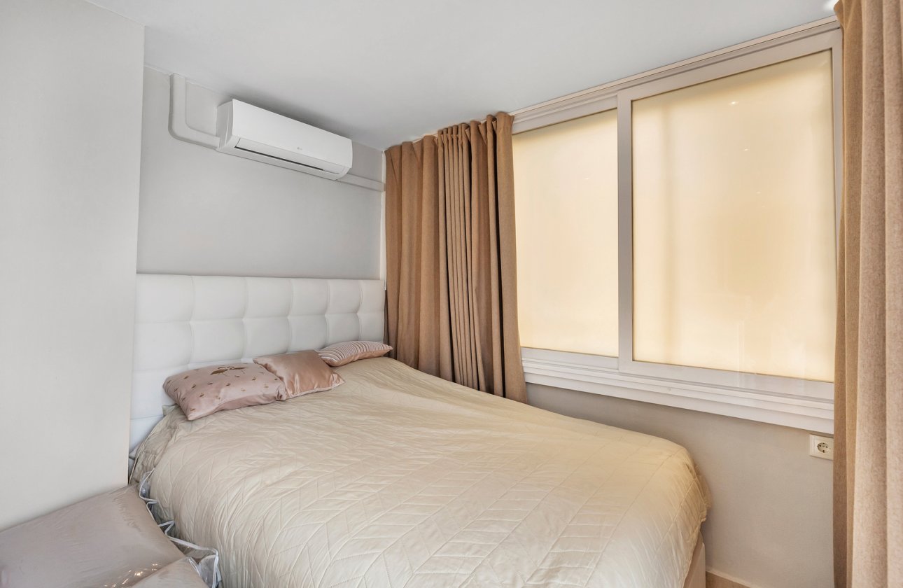 Resale - Apartment / flat - Torrevieja - Punta Prima