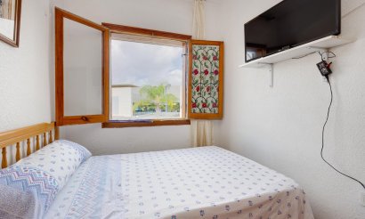 Resale - Bungalow - Torrevieja - Playa del Acequión