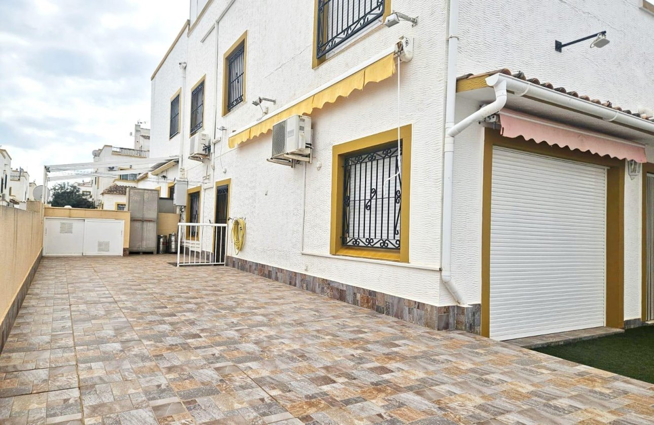 Resale - Villa - Orihuela Costa - Dream Hills