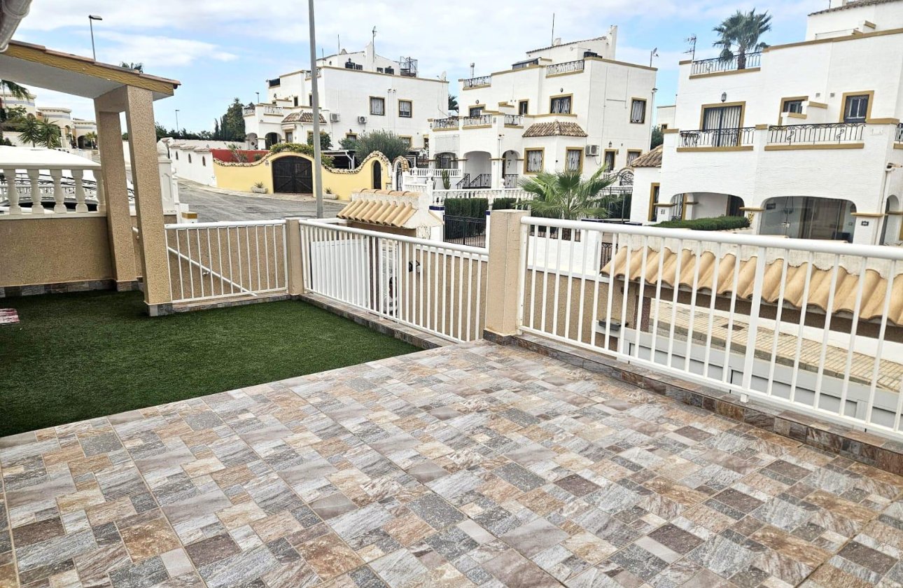Resale - Villa - Orihuela Costa - Dream Hills