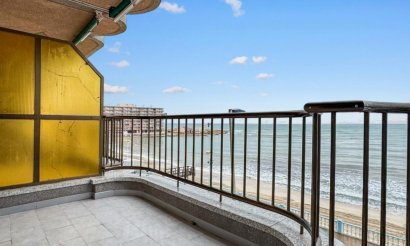 Resale - Apartment / flat - Torrevieja - Playa de los Locos