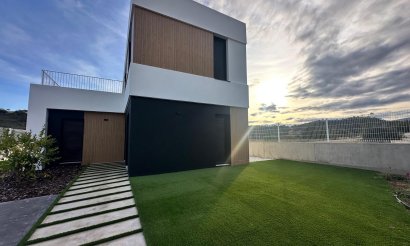 Obra nueva - Villa - Finestrat - Campana Garden