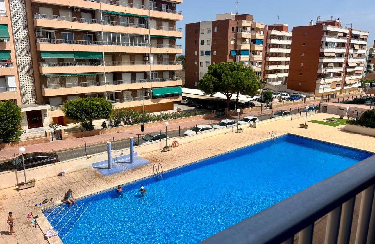 Resale - Apartment / flat - Torrevieja - Punta prima