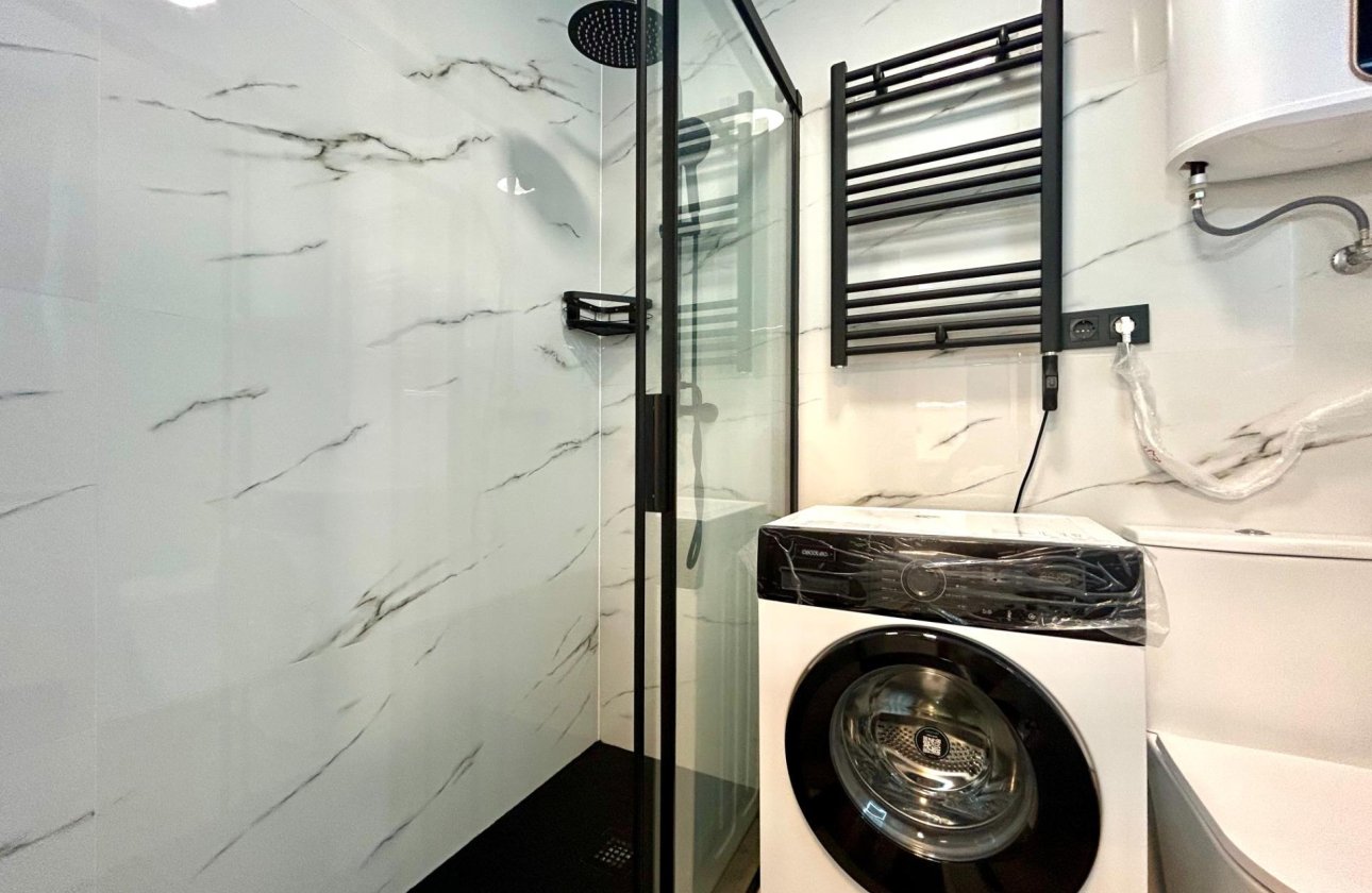 Resale - Apartment / flat - Torrevieja - Punta prima