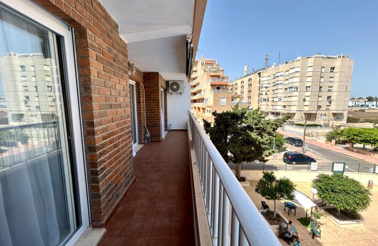 Resale - Apartment / flat - Torrevieja - Punta prima