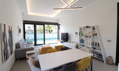 Resale - Villa - Formentera del Segura - Fincas de La Vega