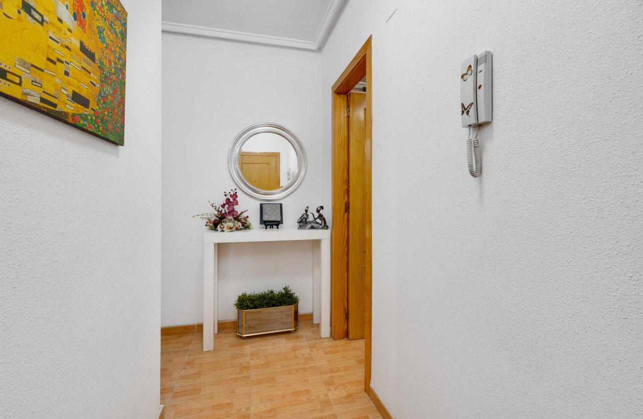 Resale - Apartment / flat - Torrevieja - Playa del Acequión
