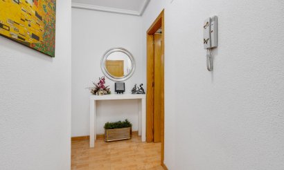 Resale - Apartment / flat - Torrevieja - Playa del Acequión