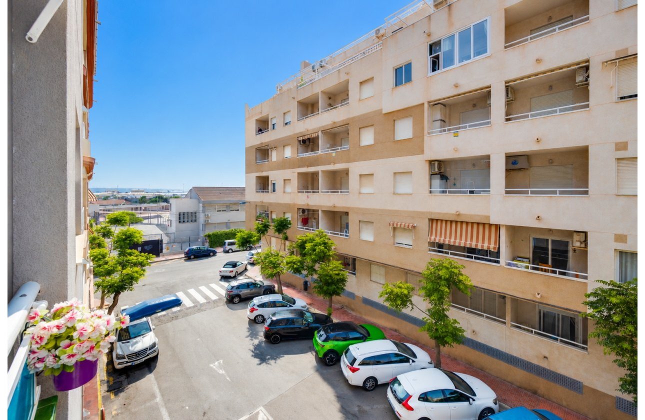 Resale - Apartment / flat - Torrevieja - Playa del Acequión