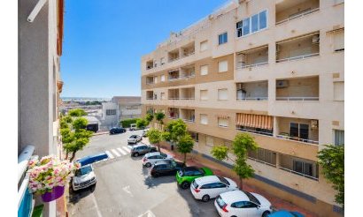 Resale - Apartment / flat - Torrevieja - Playa del Acequión