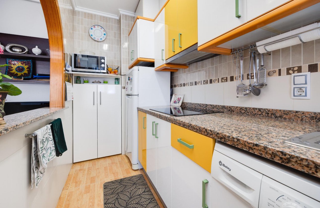 Resale - Apartment / flat - Torrevieja - Playa del Acequión