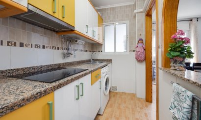 Resale - Apartment / flat - Torrevieja - Playa del Acequión