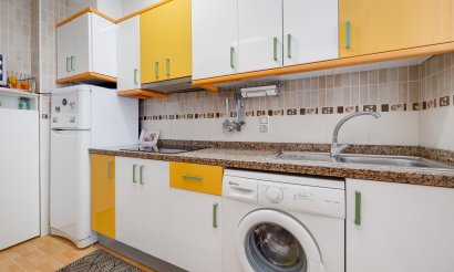 Resale - Apartment / flat - Torrevieja - Playa del Acequión