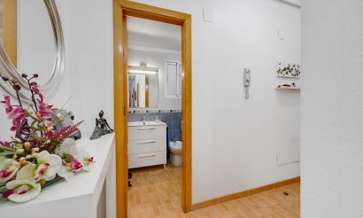 Resale - Apartment / flat - Torrevieja - Playa del Acequión