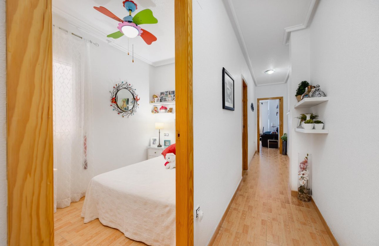 Resale - Apartment / flat - Torrevieja - Playa del Acequión