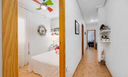 Resale - Apartment / flat - Torrevieja - Playa del Acequión