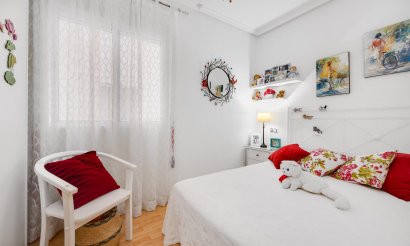 Resale - Apartment / flat - Torrevieja - Playa del Acequión