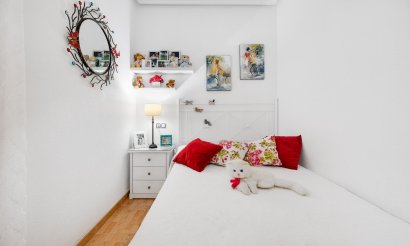 Resale - Apartment / flat - Torrevieja - Playa del Acequión