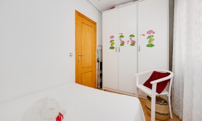 Resale - Apartment / flat - Torrevieja - Playa del Acequión