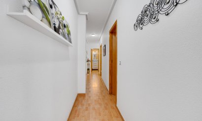 Resale - Apartment / flat - Torrevieja - Playa del Acequión