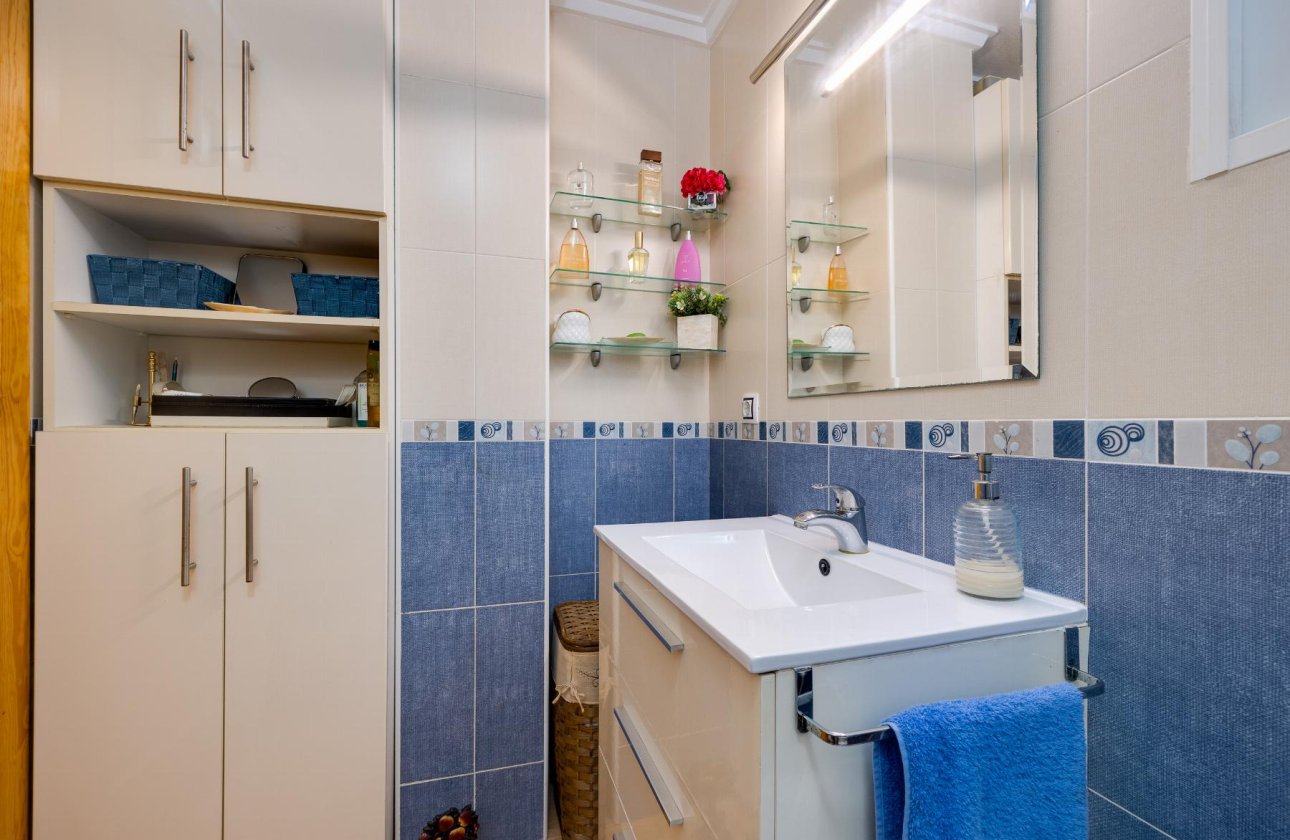 Resale - Apartment / flat - Torrevieja - Playa del Acequión