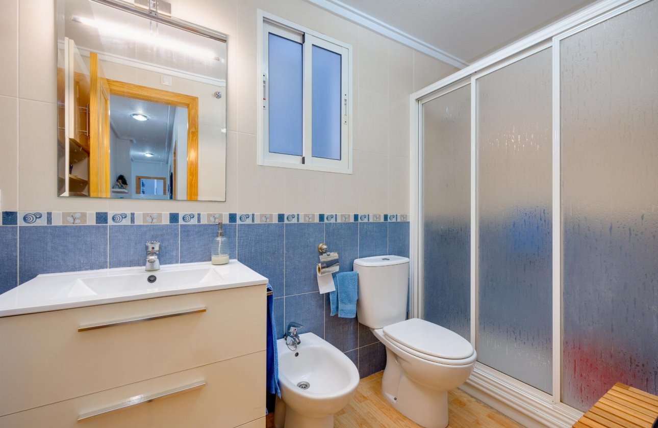 Resale - Apartment / flat - Torrevieja - Playa del Acequión
