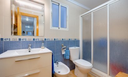 Resale - Apartment / flat - Torrevieja - Playa del Acequión
