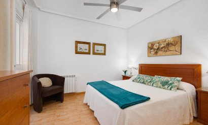 Resale - Apartment / flat - Torrevieja - Playa del Acequión