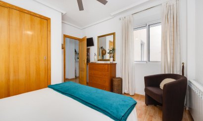 Resale - Apartment / flat - Torrevieja - Playa del Acequión