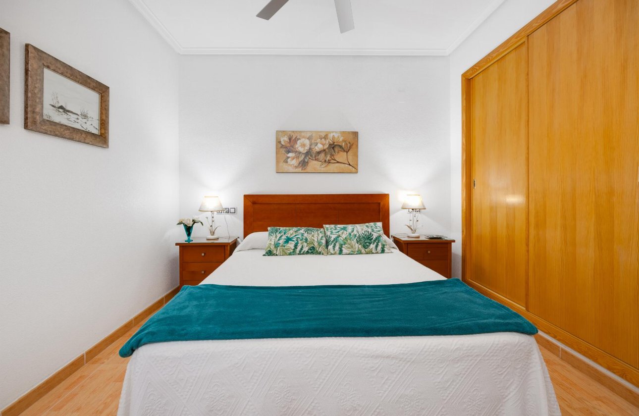 Resale - Apartment / flat - Torrevieja - Playa del Acequión