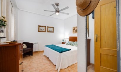Resale - Apartment / flat - Torrevieja - Playa del Acequión