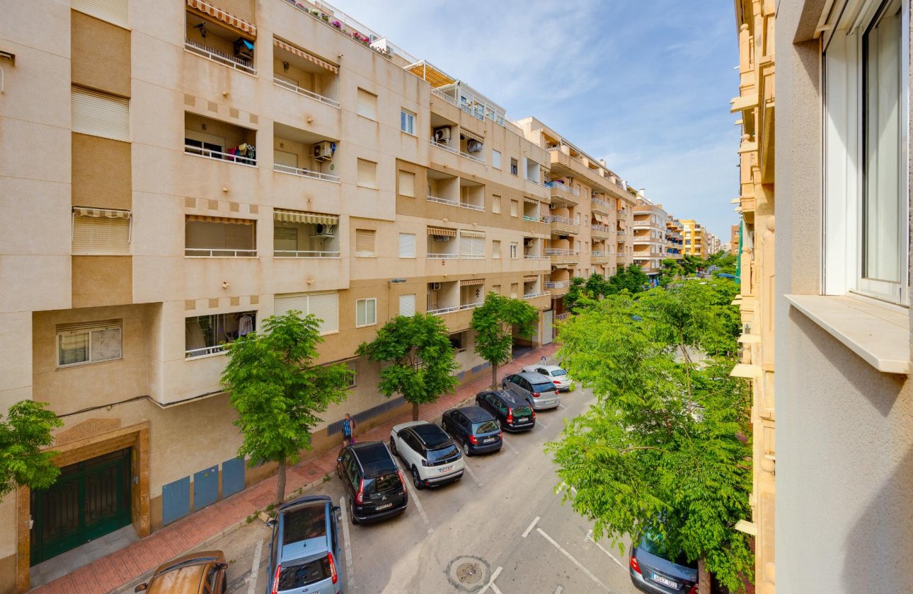 Resale - Apartment / flat - Torrevieja - Playa del Acequión