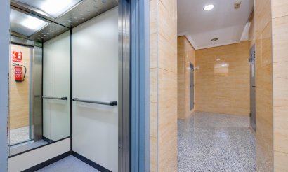 Resale - Apartment / flat - Torrevieja - Playa del Acequión