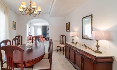 Resale - Villa - Torrevieja - La Mata