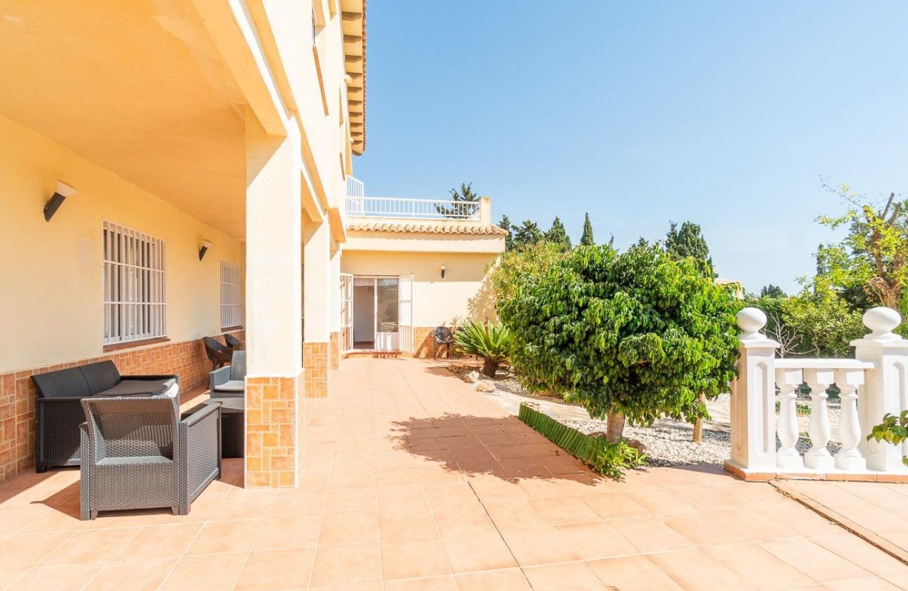 Resale - Villa - Torrevieja - La Mata