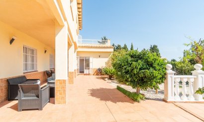 Resale - Villa - Torrevieja - La Mata