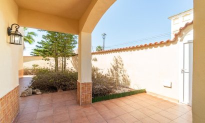 Resale - Villa - Torrevieja - La Mata