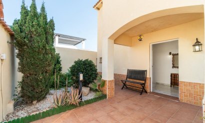 Resale - Villa - Torrevieja - La Mata