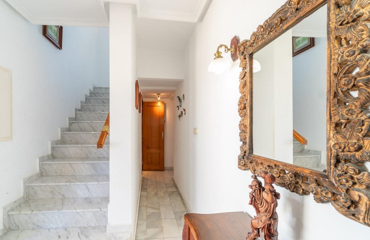 Resale - Villa - Torrevieja - La Mata