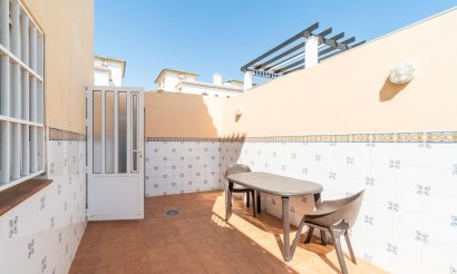Resale - Villa - Torrevieja - La Mata